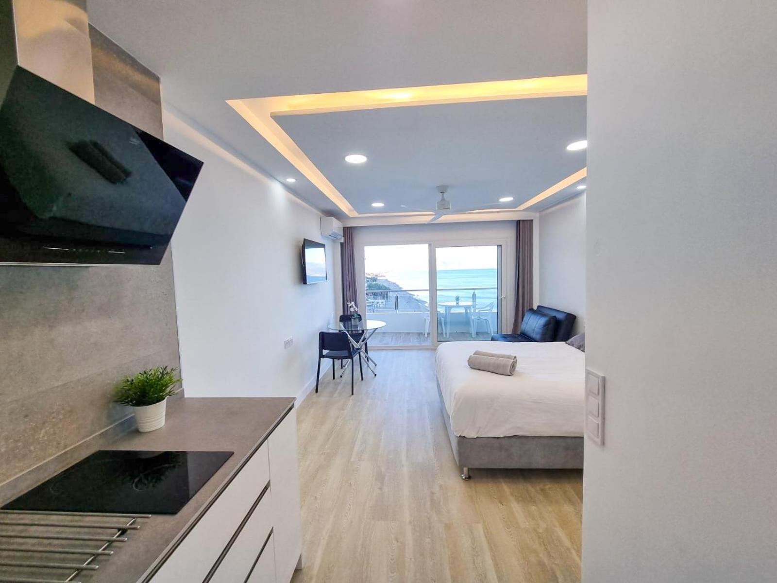 Spectacular Sea Views Torremolinos Apartment Bagian luar foto