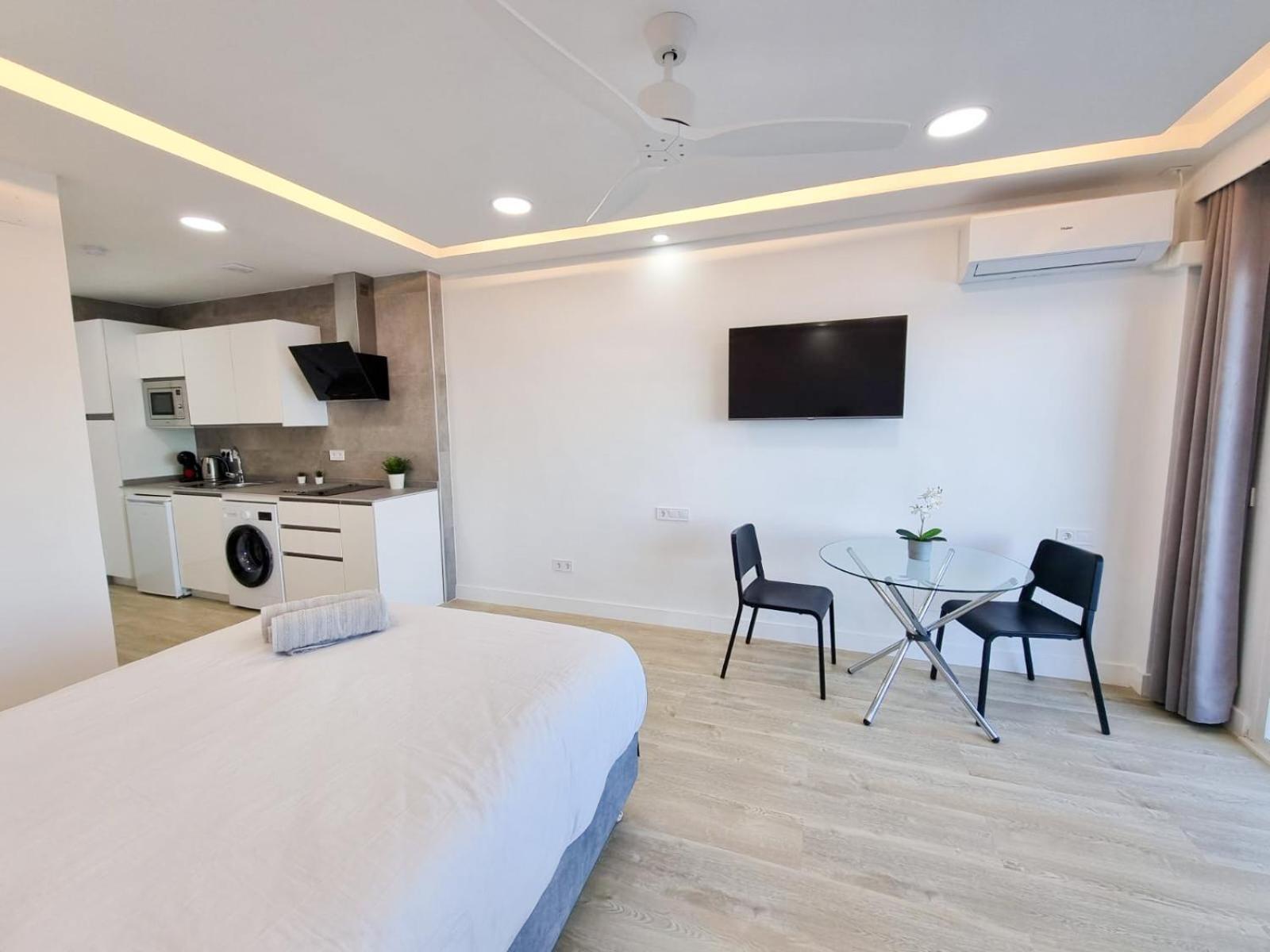Spectacular Sea Views Torremolinos Apartment Bagian luar foto